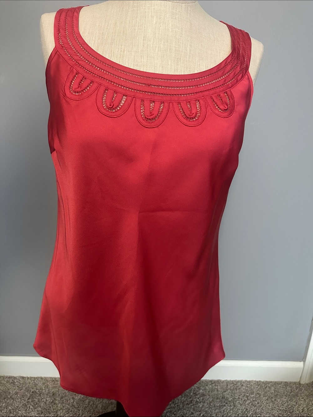 ANN TAYLOR LOFT Coral Red Satin Blouse Shirt Top Lace Women Size small
